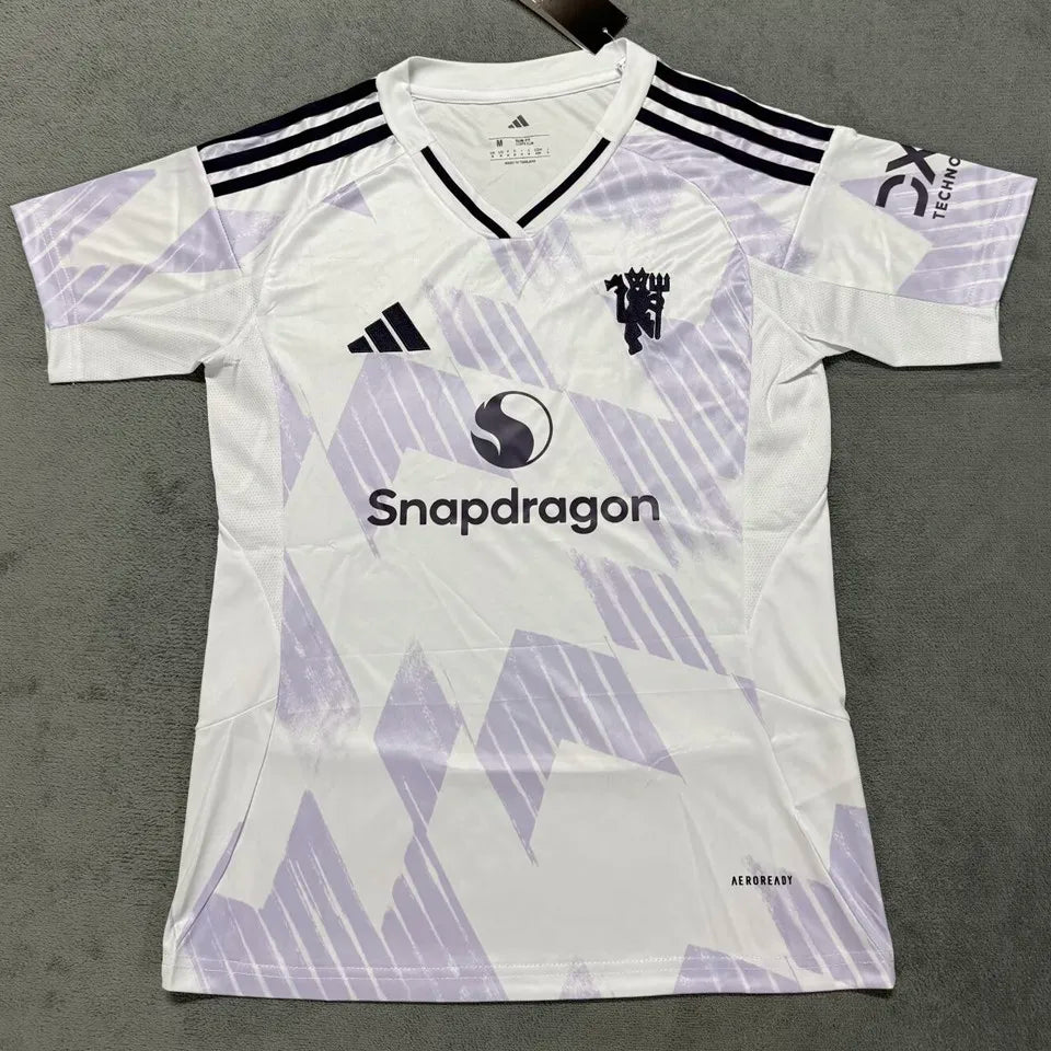 25/26 Man. Utd. Womens Away Kit Stadium Version