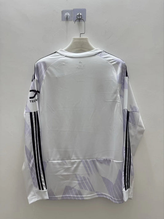25/26 Man. Utd. Long Sleeve Away Kit Stadium Version