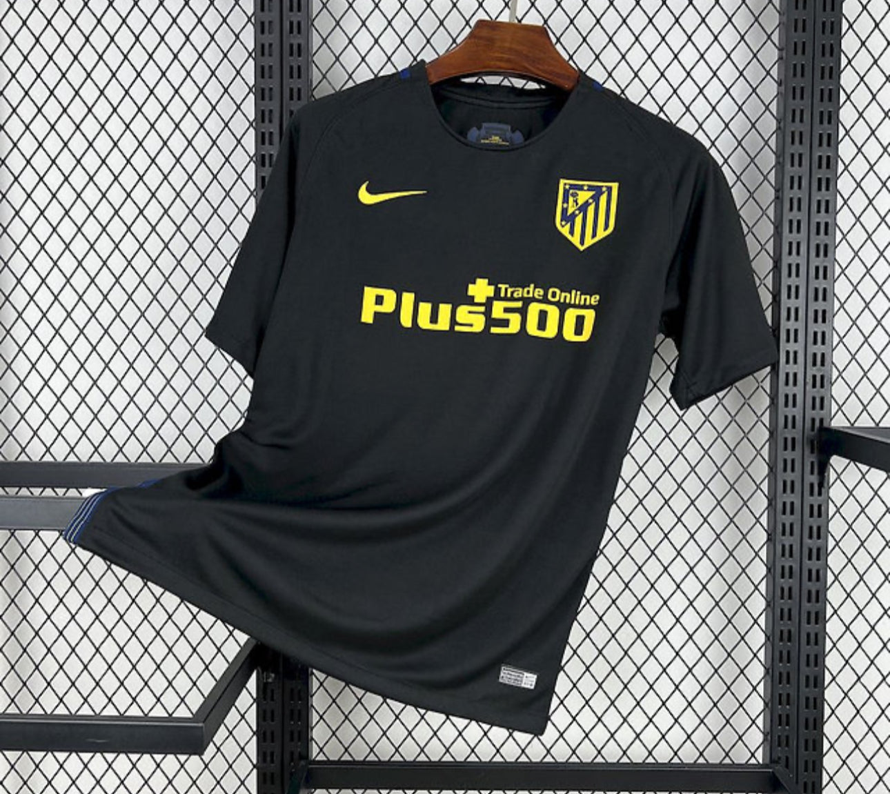 A. Madrid Away 16/17 Kit