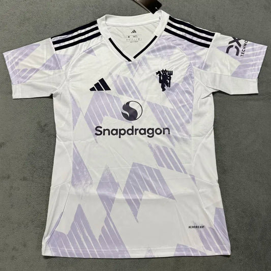 25/26 Man. Utd. Womens Away Kit Stadium Version