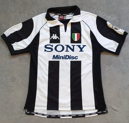 Juventu 97/98 Home Retro Club Jersey