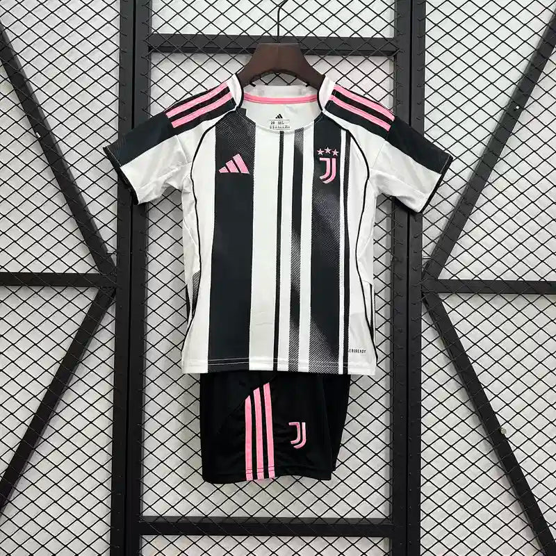 25/26 Juve Kids Home Kit Stadium Version