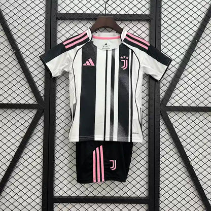 25/26 Juve Kids Home Kit Stadium Version