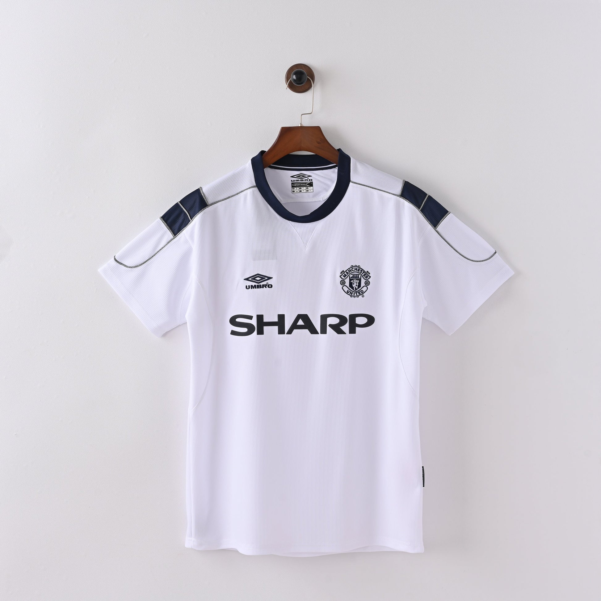 Man. Utd Away 99/00 Kit