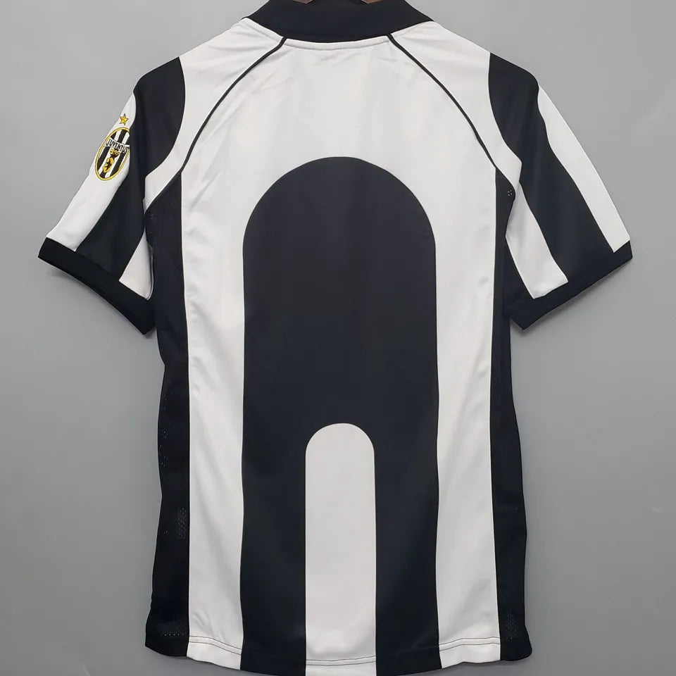 Juventu 97/98 Home Retro Club Jersey